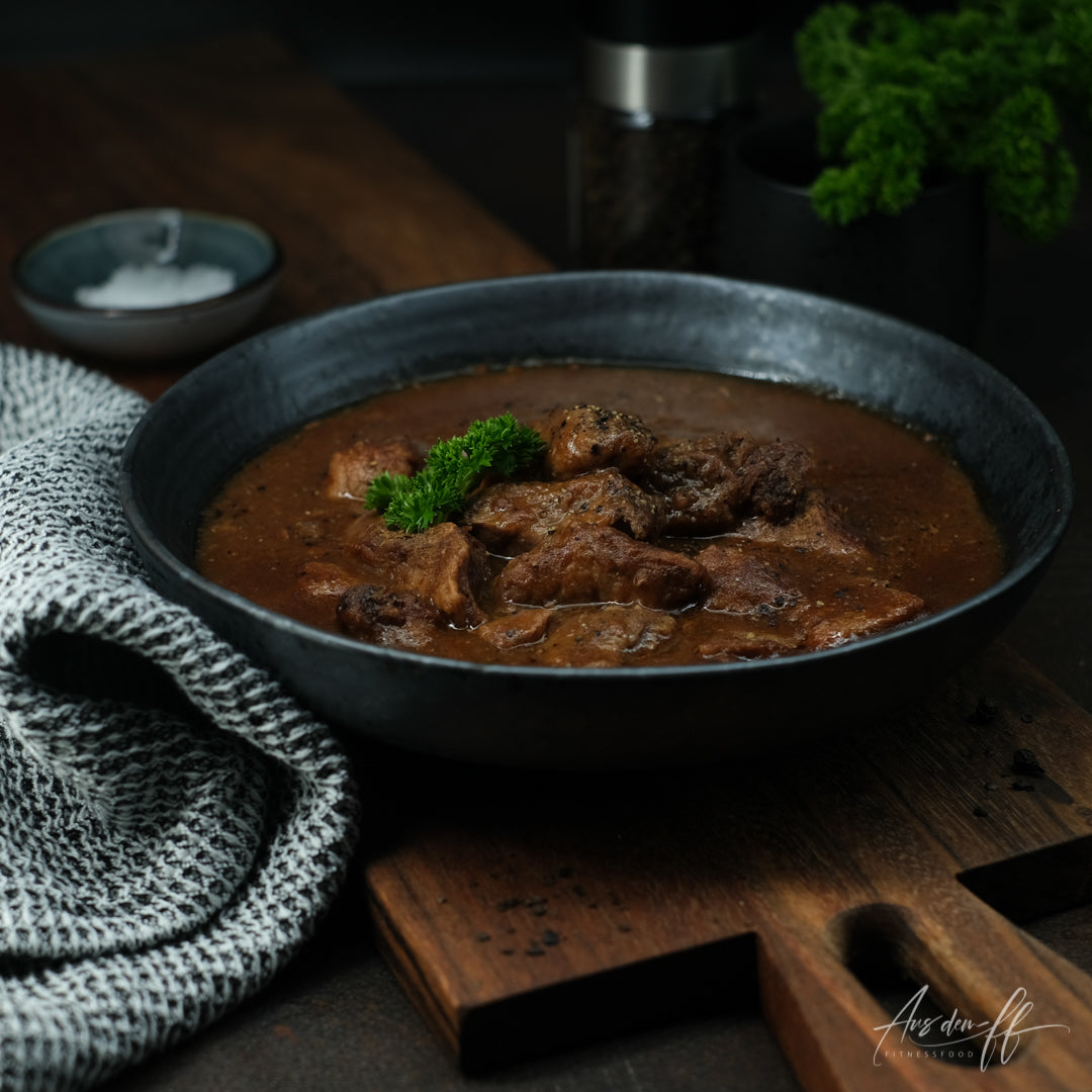 Rindergulasch in Bratensoße